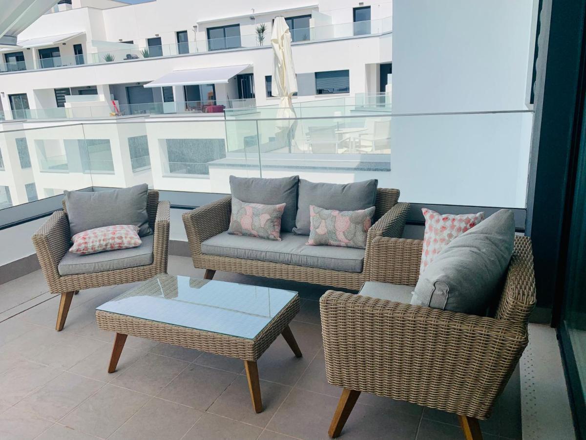 Apartemen Sea View Luxury New Port Marbella